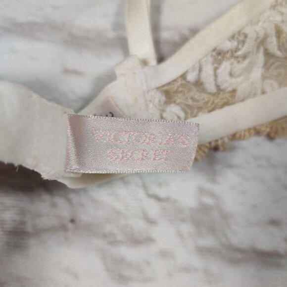 Victorias Secret 34C Ivory Lace Embroidered Underwire Bra Lightly Lined Mesh Cup - Picture 10 of 11